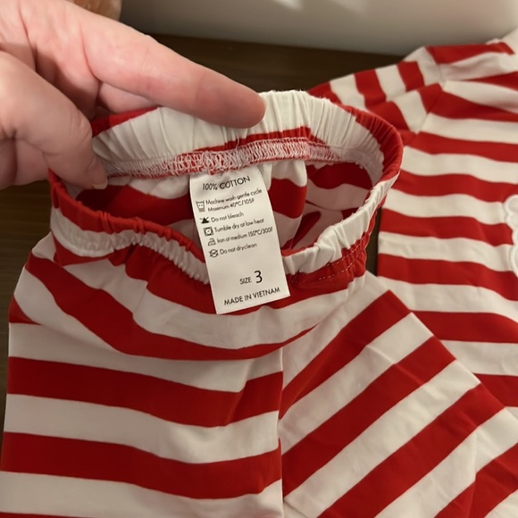 EUC Santa Appliqué Loungewear in unisex size 3T from Dressie Jessie Smocking - Picture 6 of 8